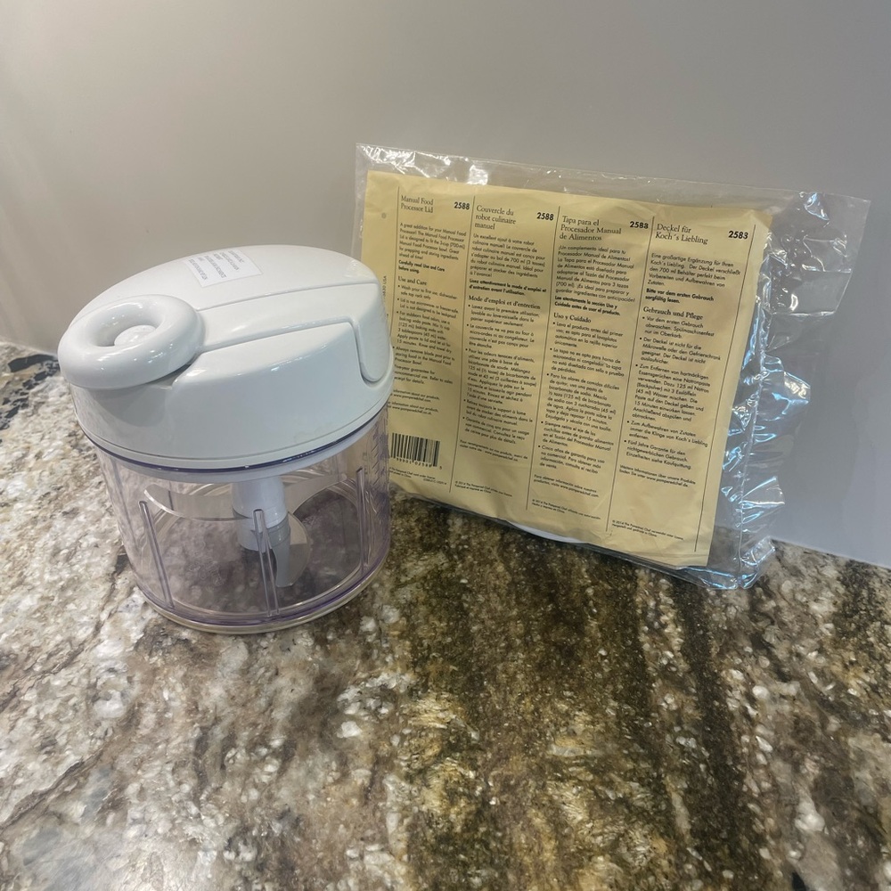 Pampered Chef Manual Food Processor with New Cover Lid